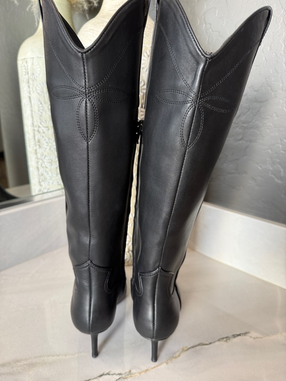 I.N.C. International Concepts NWOB
Women's Hayleigh Mid-Heel Cowboy Boots 7.5 - Picture 4 of 7